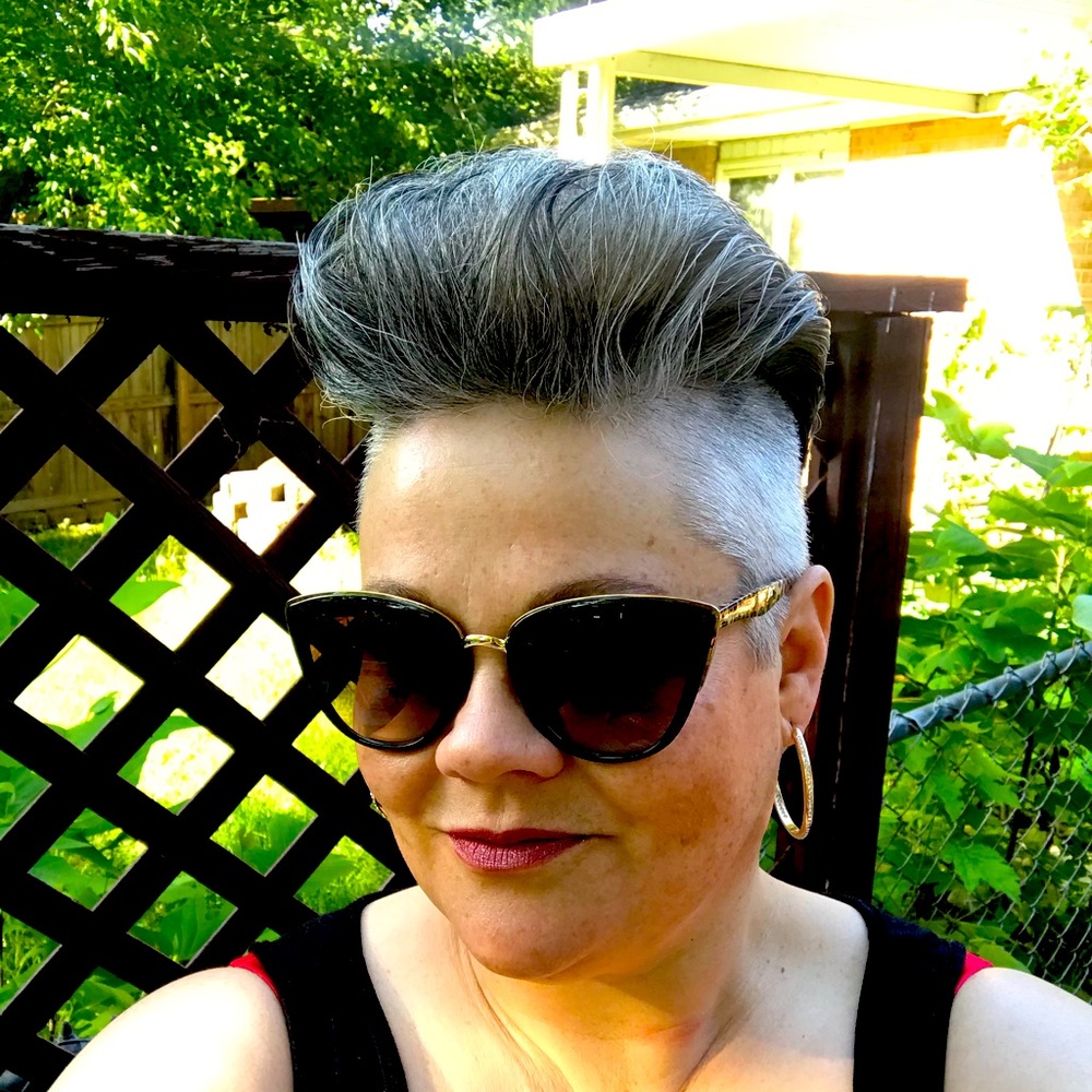 Meet your Posher, Traci